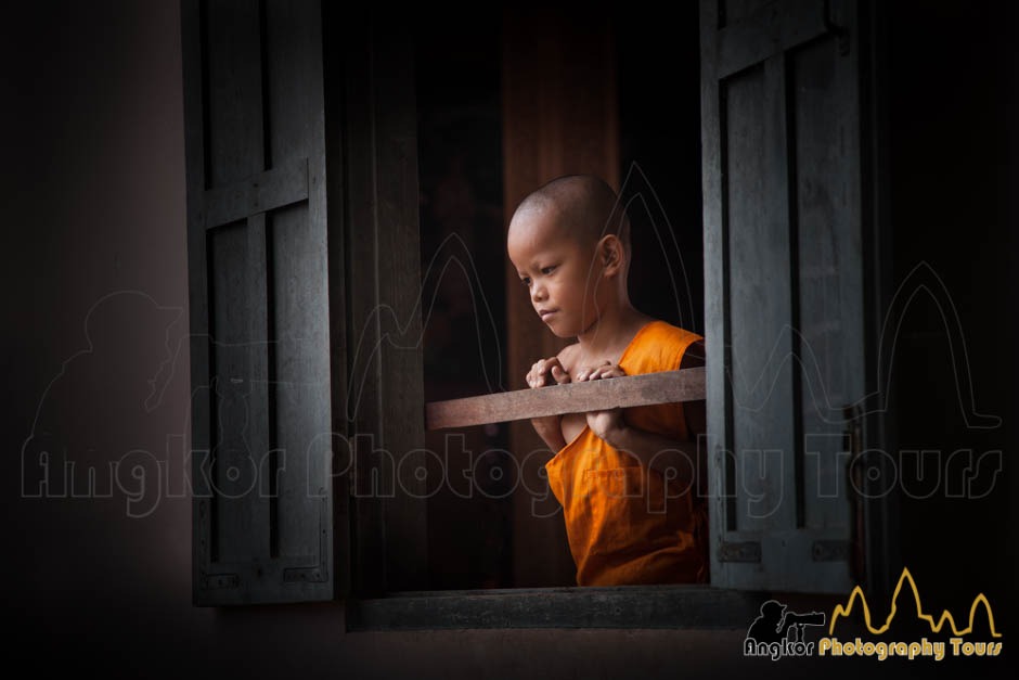 novice monk pagoda window
