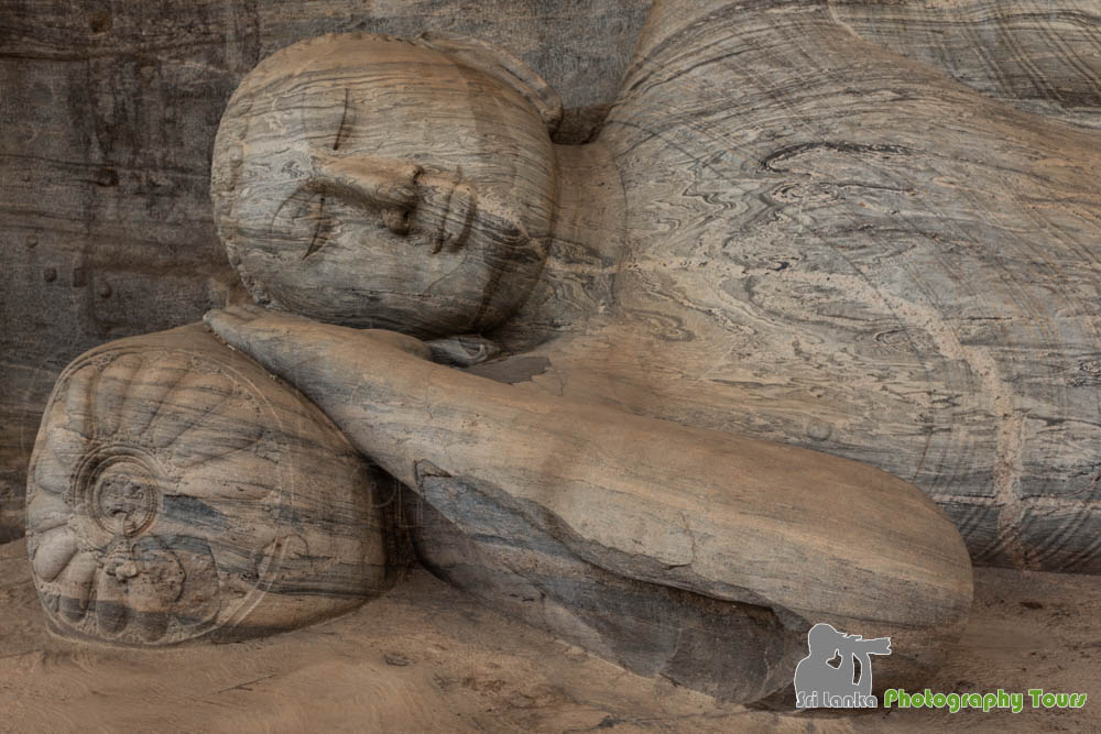 dambulla cave buddha statue