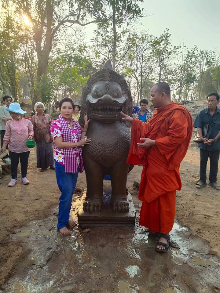 lion banteay chhmar, archeology cambodia