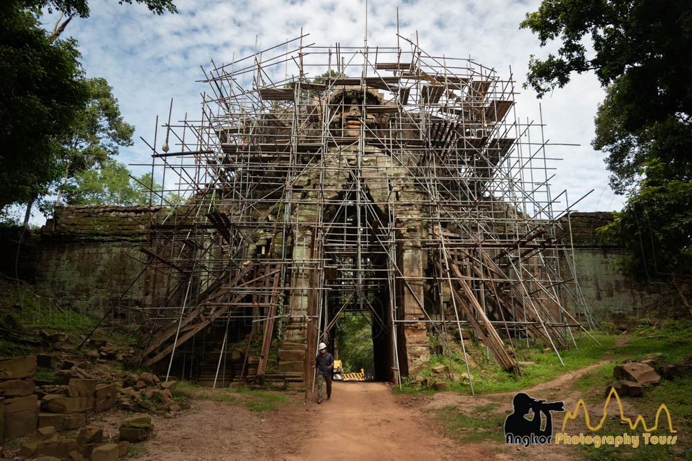 ta kav gate angkor thom